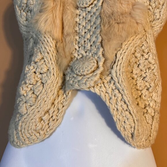 UMGEE  Faux Trim Crochet Hoodie Vest - Picture 3 of 8